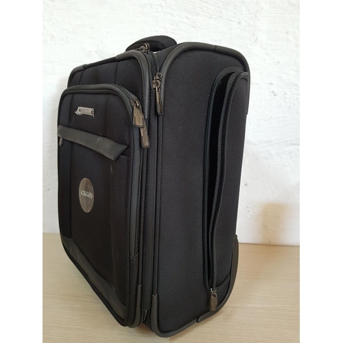 194 - Faraway Cabin Case Black on Wheels and Adjustable Handles (33 x 22 x 46cm)