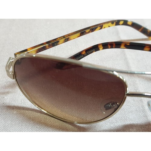 608 - 5 x Pair of Stylish Ladies Sunglasses; 