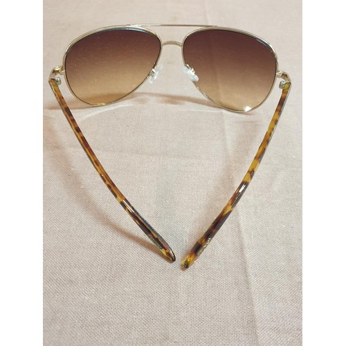 608 - 5 x Pair of Stylish Ladies Sunglasses; 