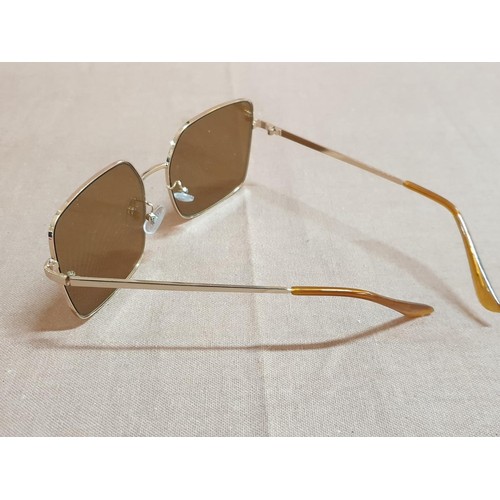 608 - 5 x Pair of Stylish Ladies Sunglasses; 