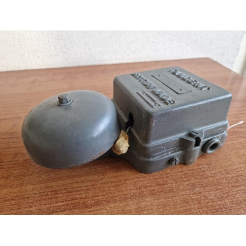 628 - Vintage Vintage 'Tangent' Cast Iron Electric Wall Mounted Fire Alarm Bell, British Made, No. 'B1', U... 