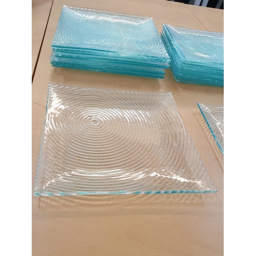 640 - Square Glass Plates (10 x Large; 25 x 25cm and 12 x Small 20 x 20cm)