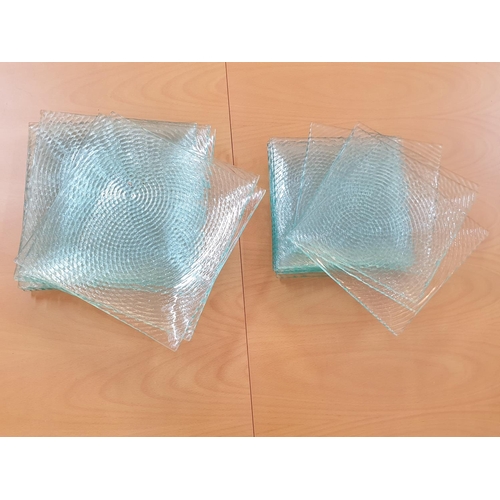 640 - Square Glass Plates (10 x Large; 25 x 25cm and 12 x Small 20 x 20cm)