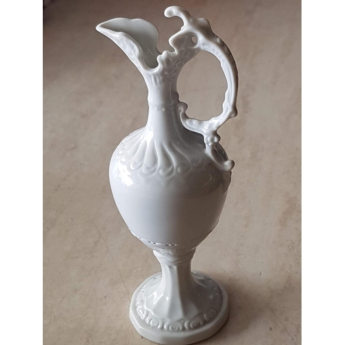 684 - Vintage Royal Dux, White Porcelain Amphora, Made in Czechoslowakia (H:18cm)