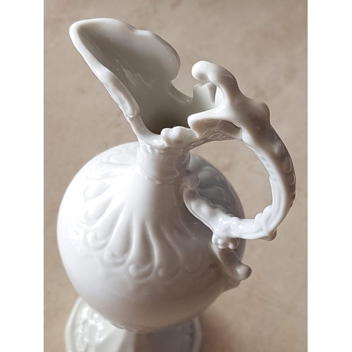 684 - Vintage Royal Dux, White Porcelain Amphora, Made in Czechoslowakia (H:18cm)