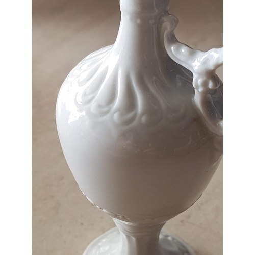 684 - Vintage Royal Dux, White Porcelain Amphora, Made in Czechoslowakia (H:18cm)