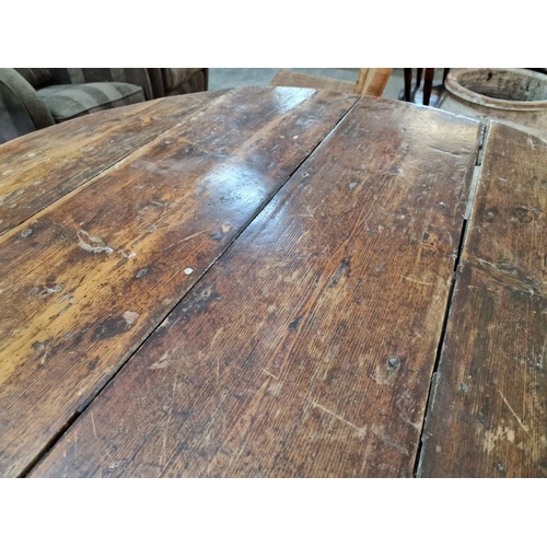 701 - Antique Oak Round Wooden Cricket Table with 3-Legs, (Approx. Ø: 100cm)