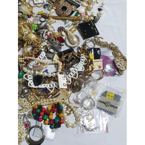 278 - Large Bag of Assorted Custom Jewellery