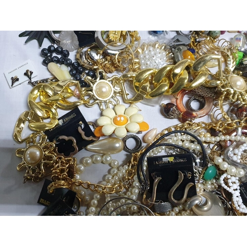 278 - Large Bag of Assorted Custom Jewellery