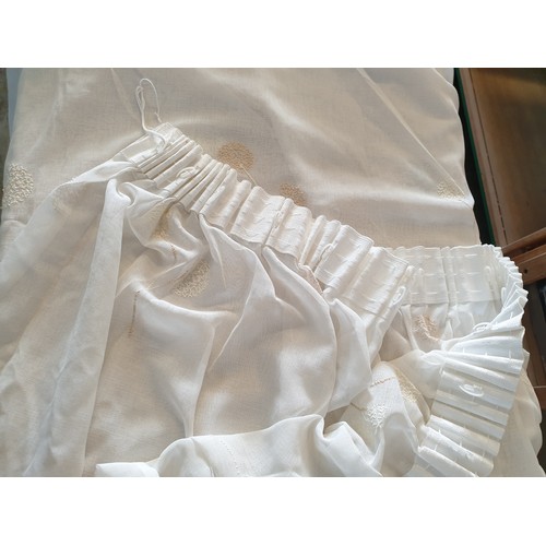 250 - 2 x Off-White Curtains / Nets in Fine Fabric with Delicate Floral Pattern Together with 2 x Cream Co... 