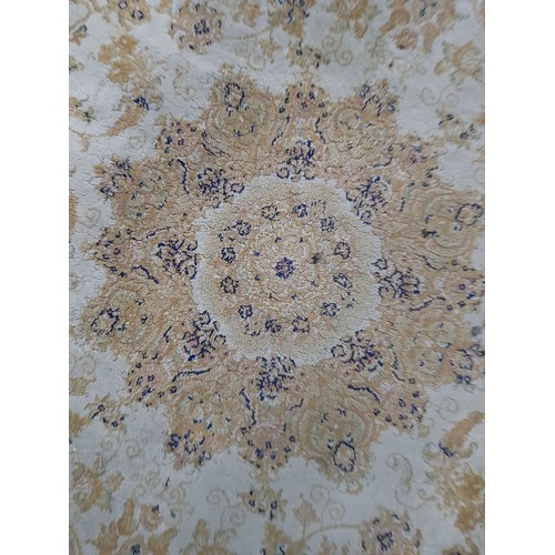 309 - 100% Polyester Carpet with Beige Background and Brown / Gold Pattern (240 x 170cm)