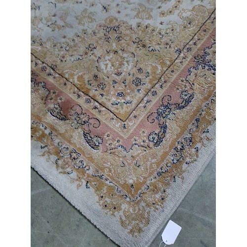 309 - 100% Polyester Carpet with Beige Background and Brown / Gold Pattern (240 x 170cm)