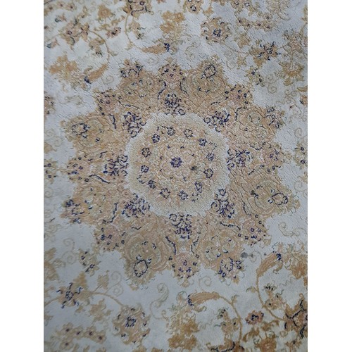 309 - 100% Polyester Carpet with Beige Background and Brown / Gold Pattern (240 x 170cm)