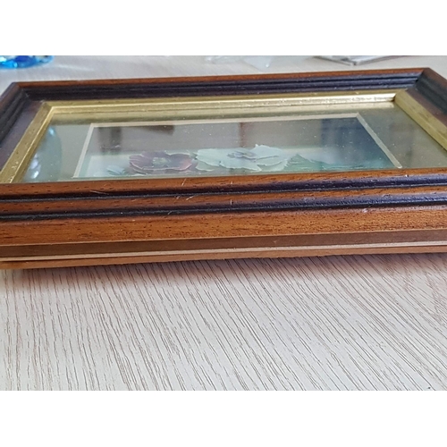 401 - 2 x Shadow Box Frames with 3D Flowers (16 x 18.5cm and 21 x 26cm)