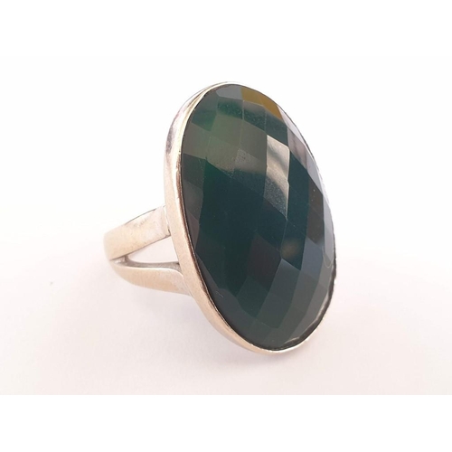 111 - 18ct White Gold Ring with Large Oval Shape Green Stone, Total Weight 19g, Size W