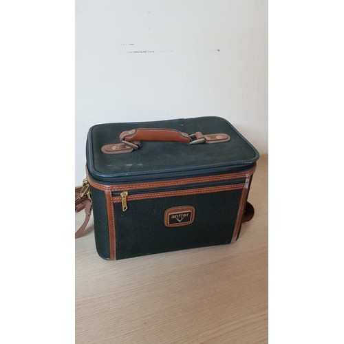 365 - Antler Retro Travelling Vanity Case Together with Various Toiletry Bags / Cosmetic Cases for Women a... 