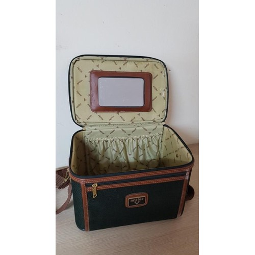 365 - Antler Retro Travelling Vanity Case Together with Various Toiletry Bags / Cosmetic Cases for Women a... 