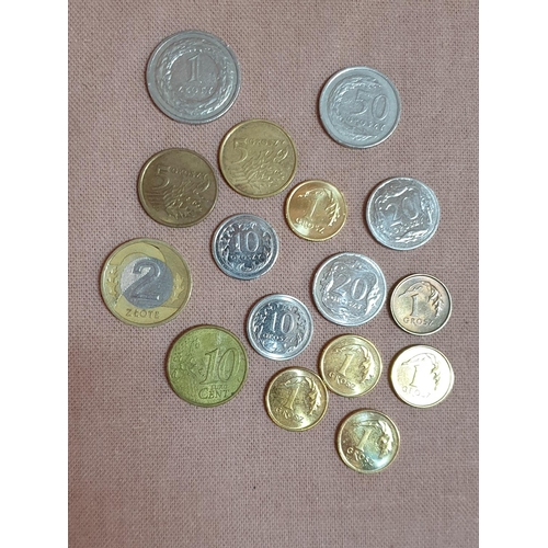 474 - Small Collection of Coins and Bank Notes from Around The World