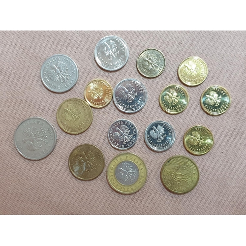 474 - Small Collection of Coins and Bank Notes from Around The World