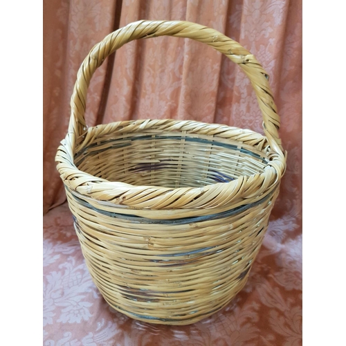 495 - Traditional Handmade Woven Straw Basket (Approx. H:47cm x Ø37cm)