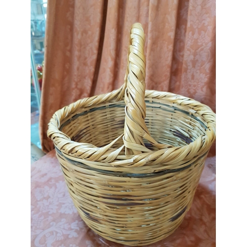 495 - Traditional Handmade Woven Straw Basket (Approx. H:47cm x Ø37cm)