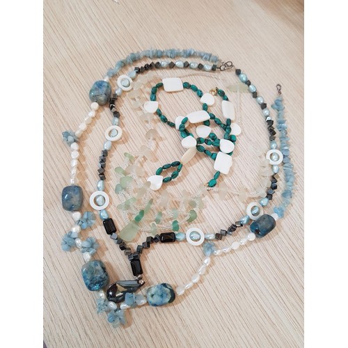 530 - Various Stylish Necklaces with Natural Stones, Pearls, Crystals and Other Beads (L:63cm, L:43cm, L:4... 