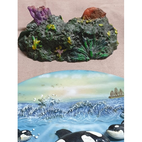 548 - Wolves and Dolphins Collection of 3D Decorative Plaques with Animal Scene (Round; Ø20cm, Ø16.5cm, Ø2... 