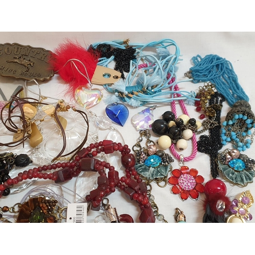 88 - Huge Collection of Assorted Vintage Retro and Modern Necklaces and Other Costum Jewellery (30+)