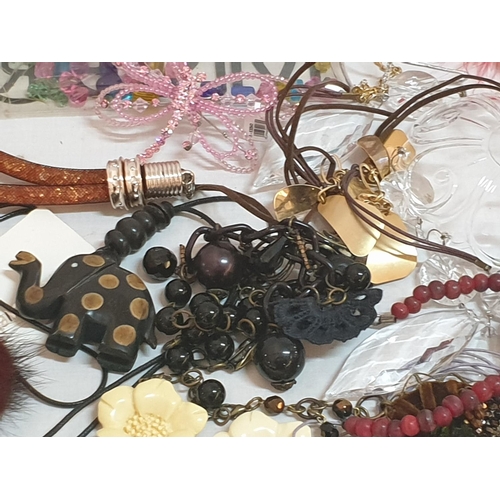 88 - Huge Collection of Assorted Vintage Retro and Modern Necklaces and Other Costum Jewellery (30+)