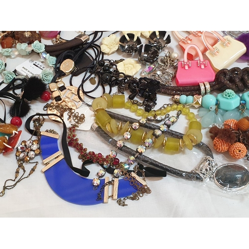 88 - Huge Collection of Assorted Vintage Retro and Modern Necklaces and Other Costum Jewellery (30+)