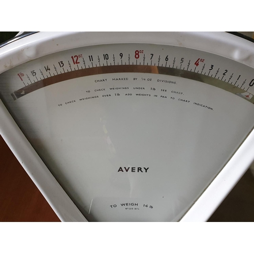 94 - Vintage Avery Enamel Grocery Scales Made in England, Birmingham NO1215 BFL, To Weight 14LB