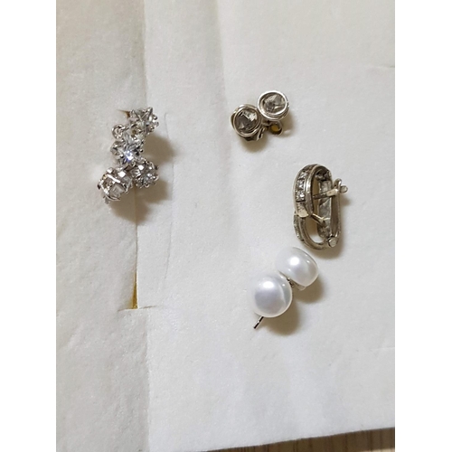 182 - Various Stylish Silver Earrings in Different Style, Sizes, etc Total Weight 6gr (4 x Pair)