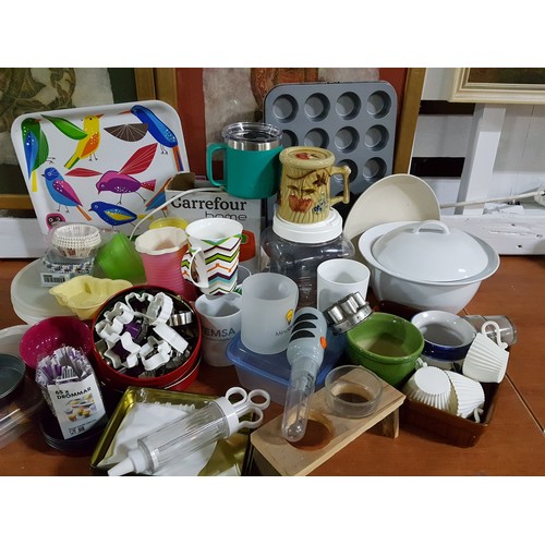 145 - Large Collection of Kitchen Items inc; Cooking Items, Kitchen Accessories etc