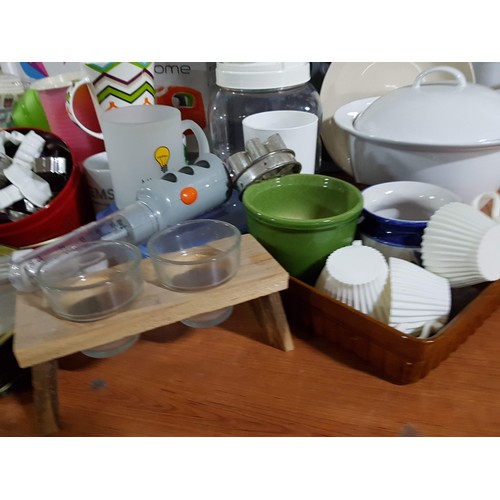 145 - Large Collection of Kitchen Items inc; Cooking Items, Kitchen Accessories etc