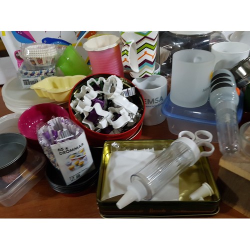 145 - Large Collection of Kitchen Items inc; Cooking Items, Kitchen Accessories etc