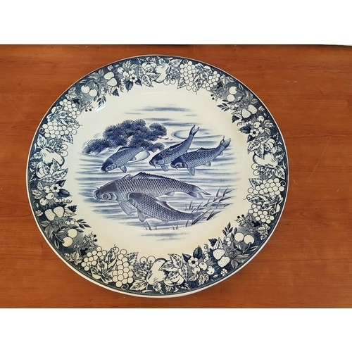 609 - Huge Japanese Round Porcelain Plate - Blue / White Traditional Fish Pattern (Ø46cm)