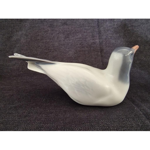 131 - Royal Copenhagen Bird / Gull Figurine (#1468), Together with 2 x Other Porcelain Bird Ornaments, (3)