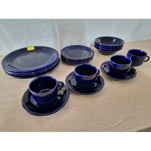 336 - 4-Place Dinner Service in Dark Blue, Together with 4 x Cups and 3 x Saucers, (19)