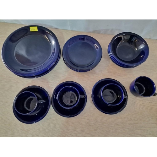 336 - 4-Place Dinner Service in Dark Blue, Together with 4 x Cups and 3 x Saucers, (19)