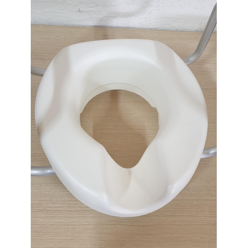 320 - Comfort Raised Toilet Seat (Padded Handles)