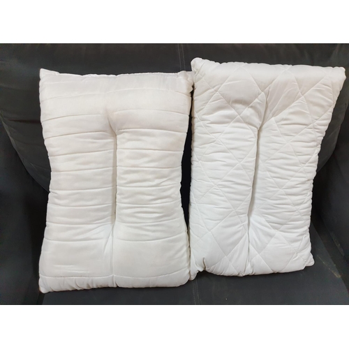 324 - 3 x Pillows