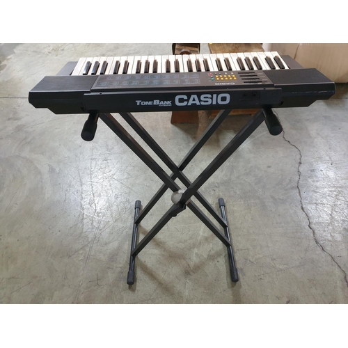 241 - Casio Tone Bank Keyboard CA-401 with Stand Stereo Keyboard 100 Sound Tonebank, 100 Sound Pattern Bea... 