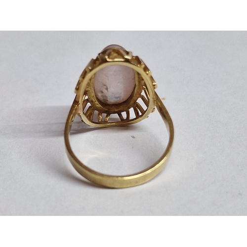 233 - 14ct Gold Ring with Large Oval Translucent Pink Stone, (Approx. Size: N/O, 5.0g)