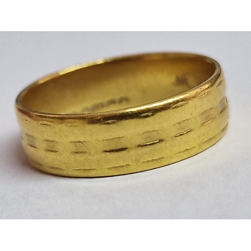 63 - Decorative 22ct Gold Ring / Wedding Band, Circa 1960's, Birmingham England, (Approx. Size N, 4.9g)