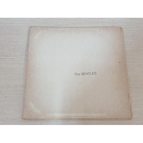 125 - The Beatles / White Album Double Album by Capital Records (Produced by George Martin, Record in Engl... 