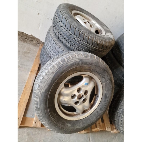 737 - Set of 4 x 16'' Alloy Wheels / Rims and Tyres (245/70 R 16),  From a Land Rover, (a/f), (4)