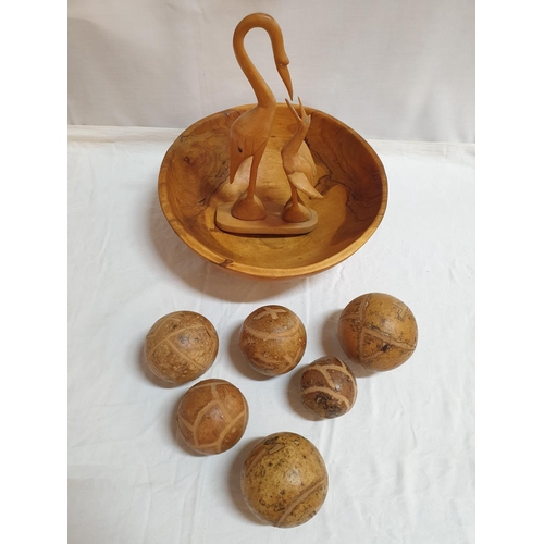 654 - Wooden Bowl with Bird Statue and Accessories (8pcs)