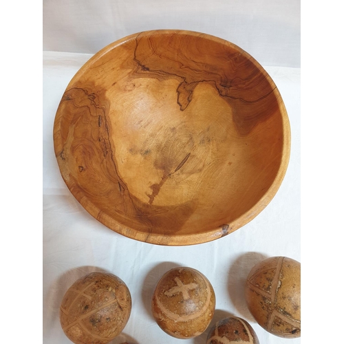 654 - Wooden Bowl with Bird Statue and Accessories (8pcs)