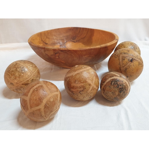 654 - Wooden Bowl with Bird Statue and Accessories (8pcs)