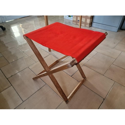 36 - Vintage Wooden Folding / Travel Picnic Table with 2 x Seats, (Approx. 70 x 46 x 10cm Closed)